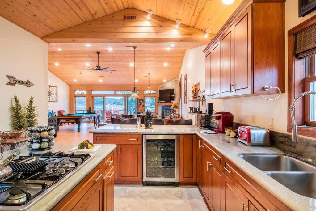 Lake Time Villa New Luxury With Hot Tub Big Bear Lake Exterior photo